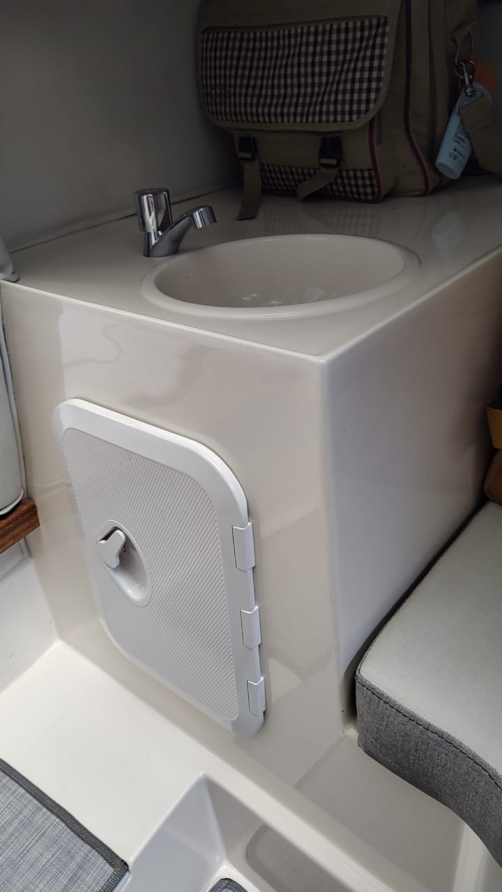 Canestrari Cuddy 225 2023 Volvo 250 hp DP